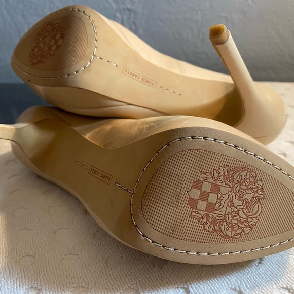 VINCE CAMUTO  Women's Blush NIOMI Platform Pump - Picture 5 of 16